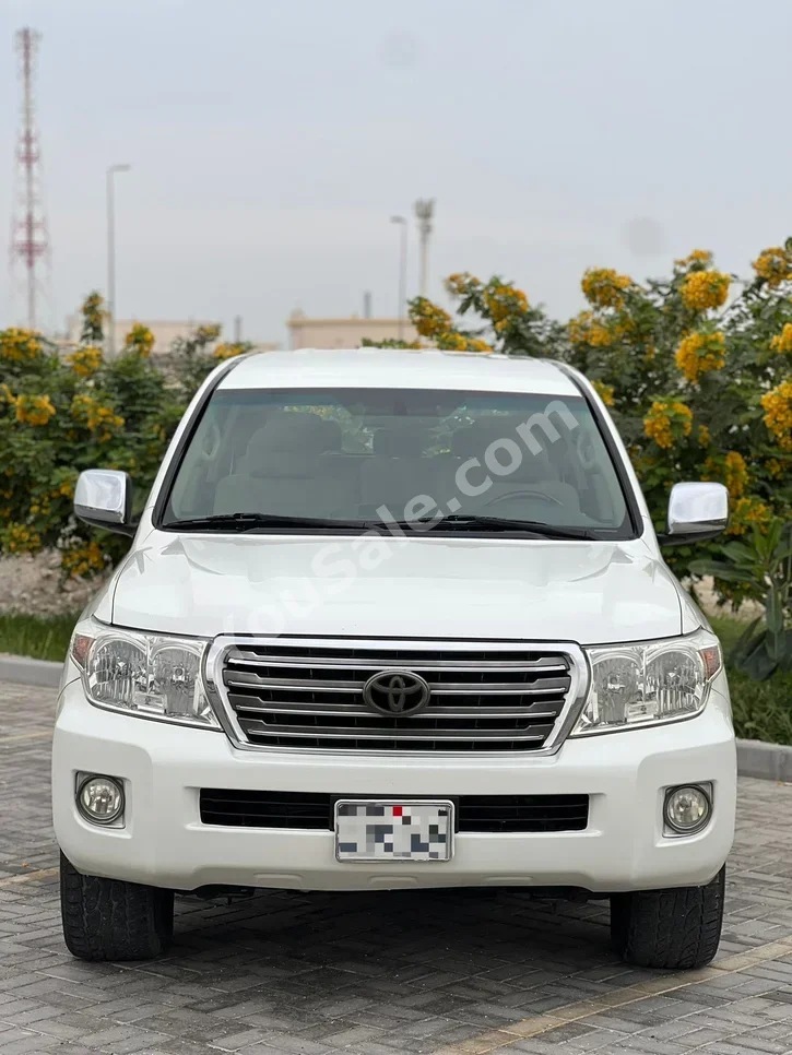 Toyota  Land Cruiser  GXR  2008  Automatic  300,000 KM  6 Cylinder  SUV  White