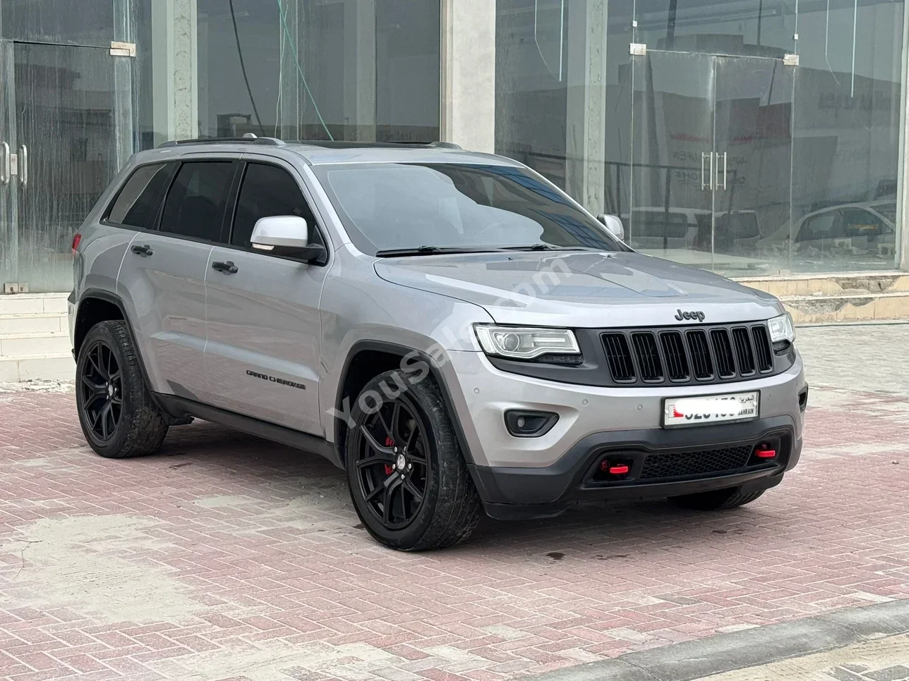 Jeep  Grand Cherokee  Limited  2015  Automatic  145,950 KM  6 Cylinder  SUV  Silver