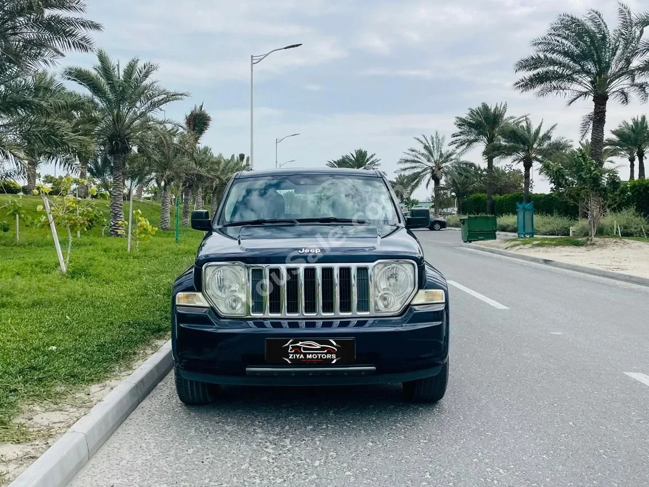 Jeep  Cherokee  2012  Automatic  116,000 KM  6 Cylinder  SUV  Blue