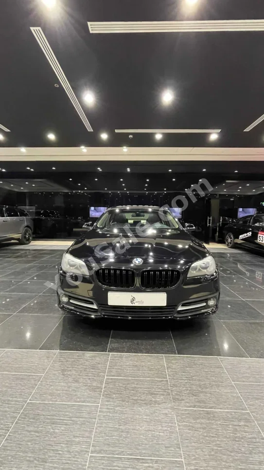 BMW  5-Series  520i  2016  Automatic  196,000 KM  6 Cylinder  Sedan  Black