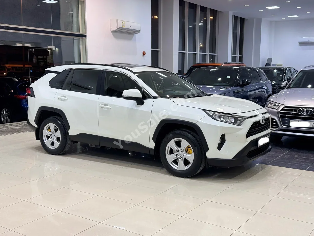 Toyota  Rav 4  2019  Automatic  75,750 KM  4 Cylinder  SUV  White