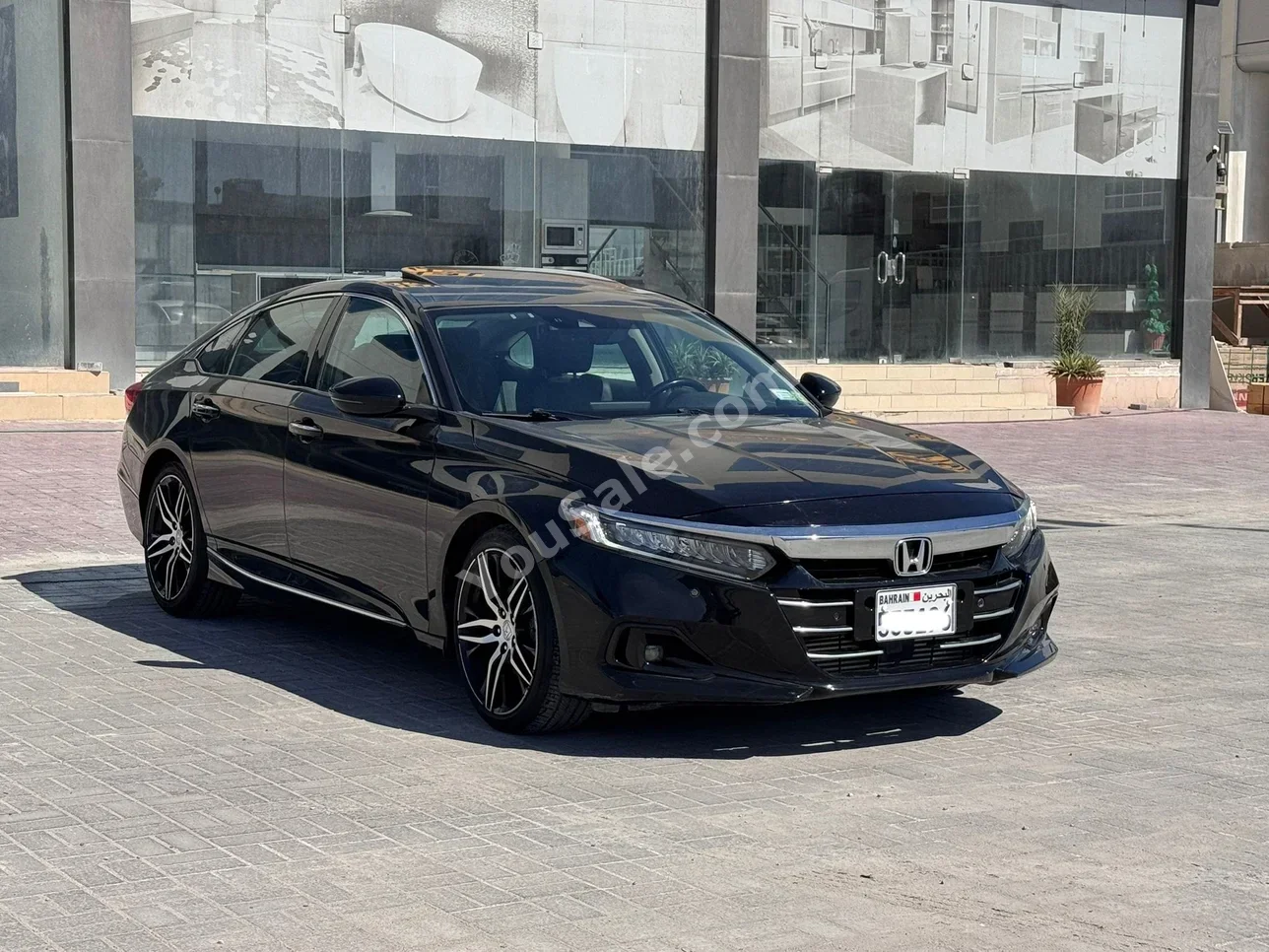 Honda  Accord  2021  Automatic  38,500 KM  4 Cylinder  Sedan  Black