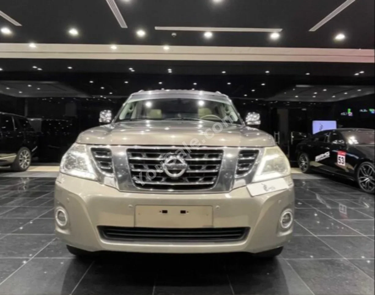 Nissan  Patrol  Platinum  2014  Automatic  182,000 KM  8 Cylinder  SUV  Gray