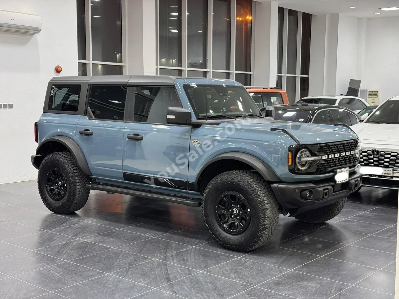 Ford  BRONCO  2023  Automatic  16,700 KM  6 Cylinder  SUV  Blue  With Warranty