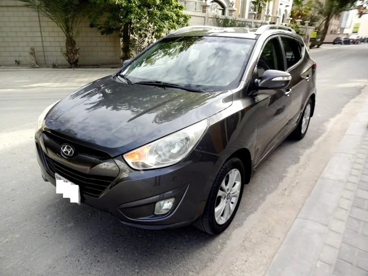 Hyundai Tucson 2013 Automatic 207,000 KM 4 Cylinder SUV Gray