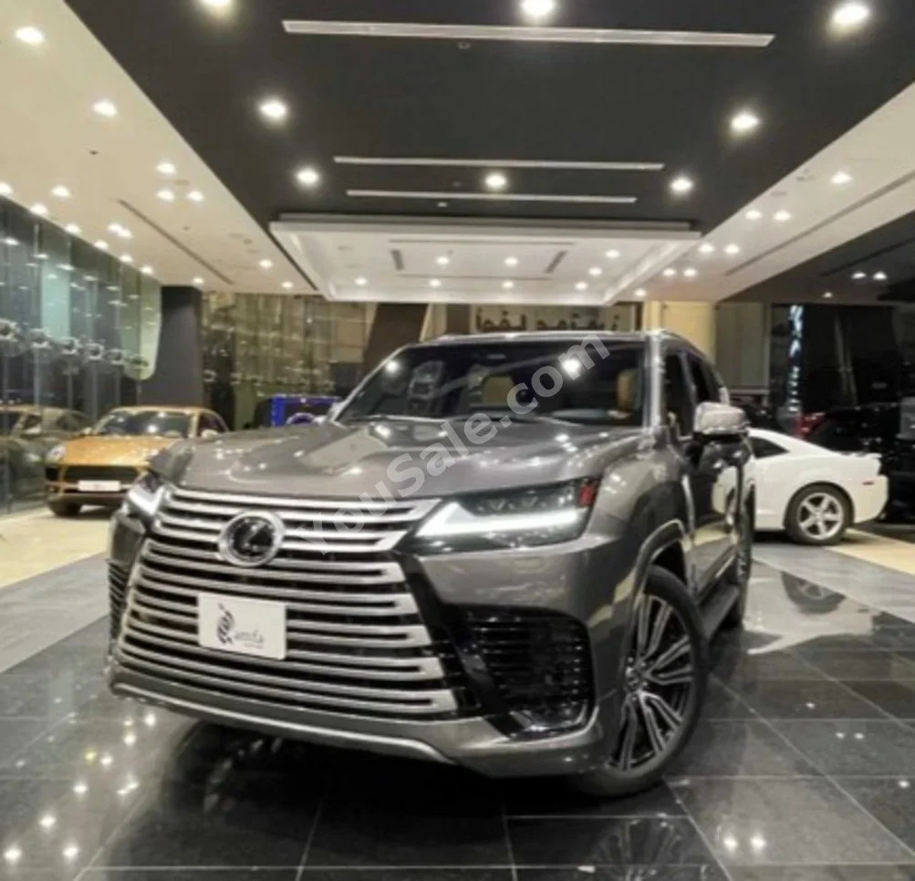 Lexus LX 600 2025 Automatic 39,000 KM 6 Cylinder SUV Beige With Warranty