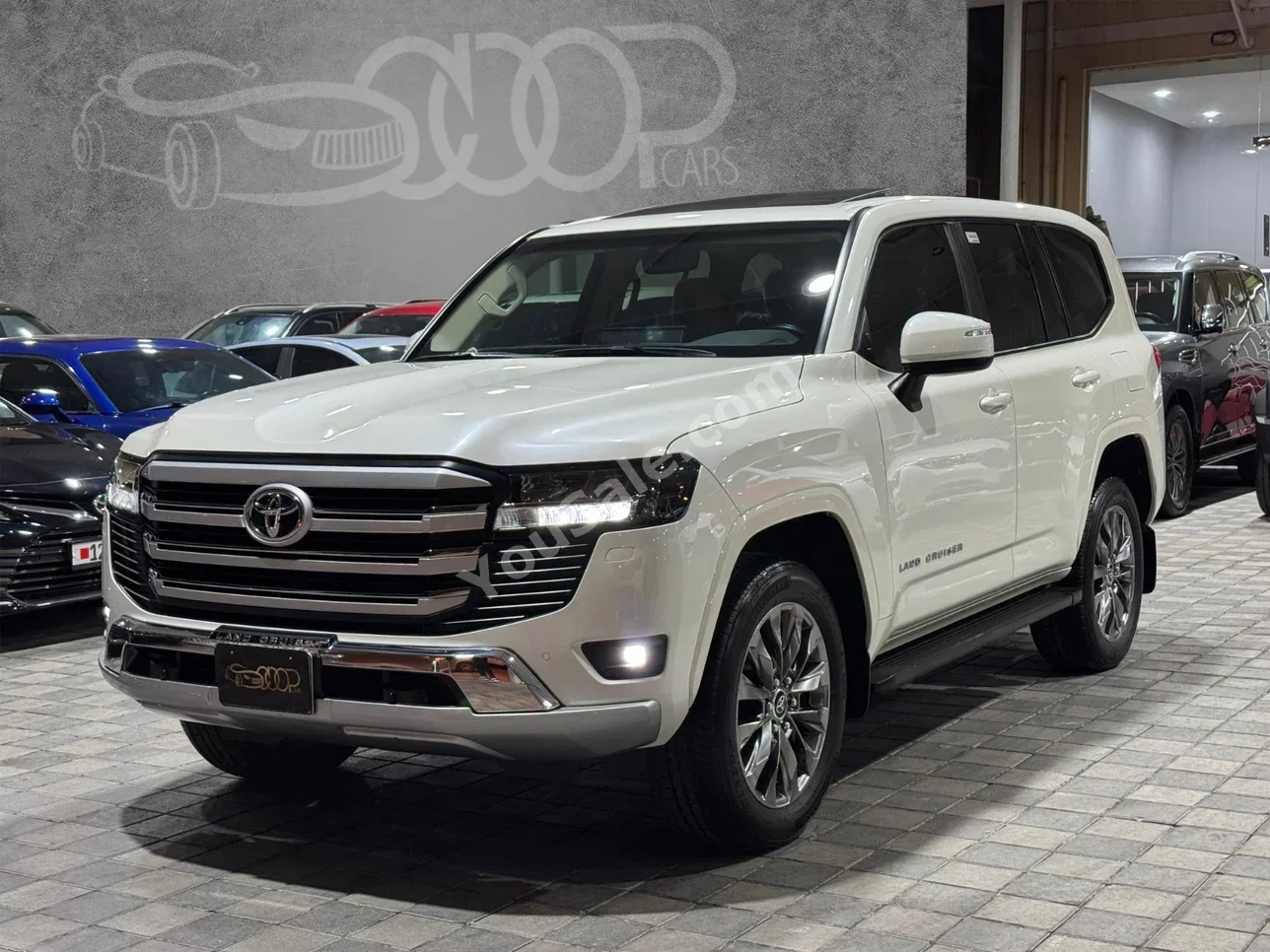 Toyota Land Cruiser GXR 2024 Automatic 30,000 KM 6 Cylinder SUV White