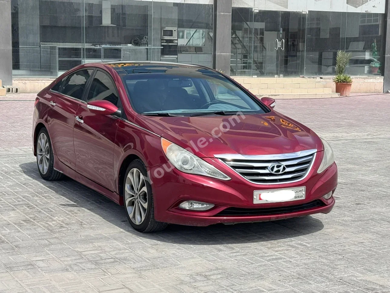 Hyundai  Sonata  2014  Automatic  166,200 KM  4 Cylinder  Sedan  Red