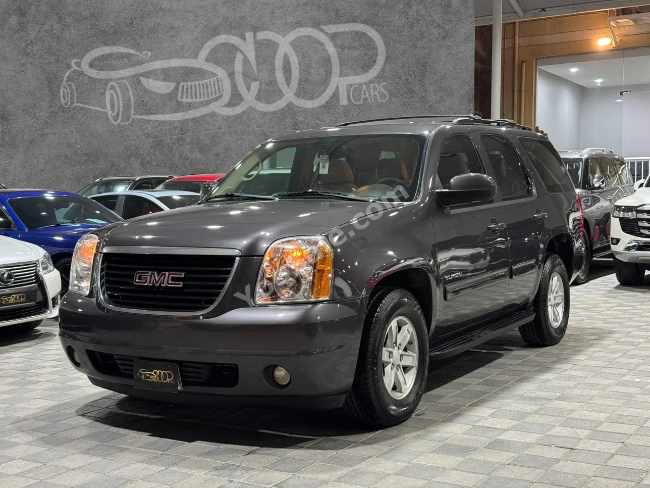 GMC Yukon SLT 2011 Automatic 337,000 KM 6 Cylinder SUV Brown