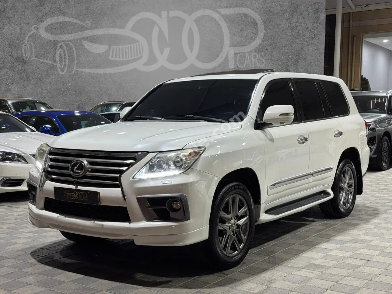 Lexus  LX  570  2008  Automatic  217,000 KM  6 Cylinder  SUV  White