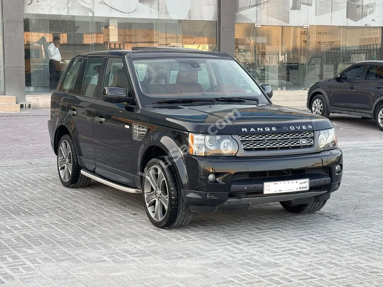 Land Rover Range Rover Sport 2010 Automatic 170,800 KM 8 Cylinder SUV Black