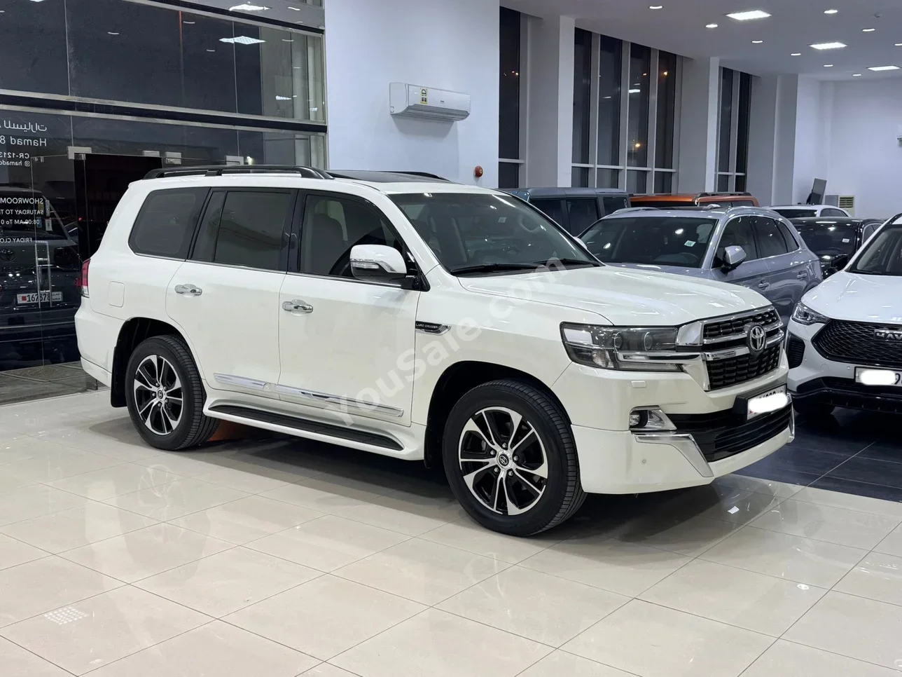 Toyota  Land Cruiser  GXR  2021  Automatic  124,300 KM  8 Cylinder  SUV  White