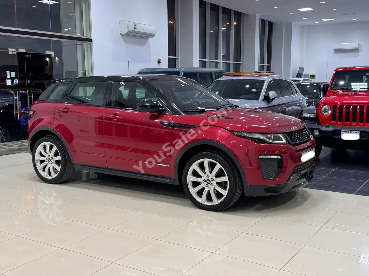 Land Rover  Evoque  2016  Automatic  142,450 KM  4 Cylinder  SUV  Red