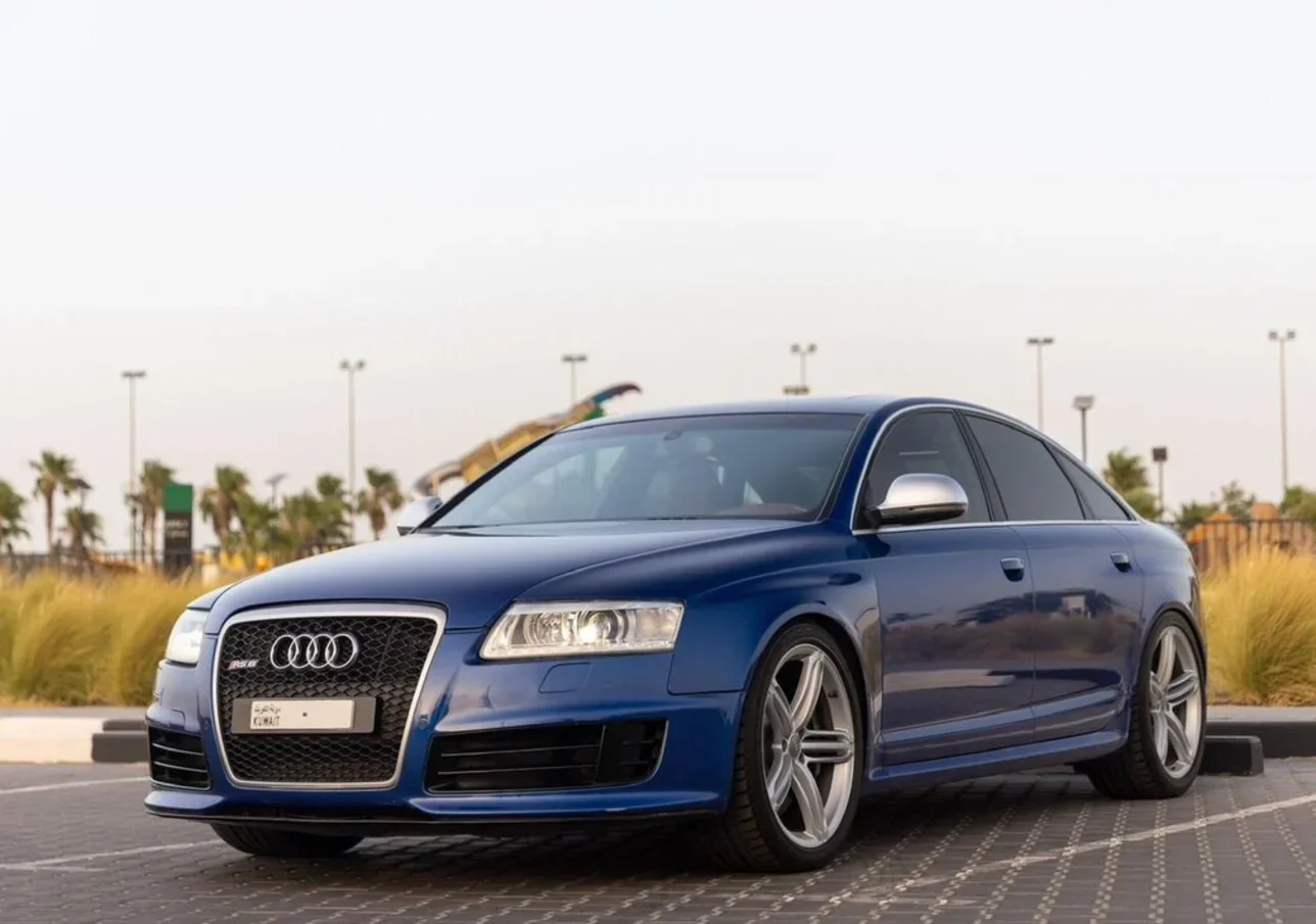 Audi  RS  6  2009  Automatic  90,000 KM  10 Cylinder  Sedan  Blue
