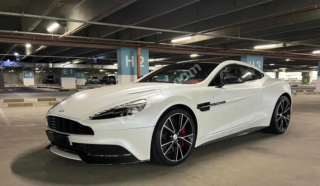 Aston Martin  Vanquish  2014  Automatic  56,000 KM  12 Cylinder  Coupe / Sport  White