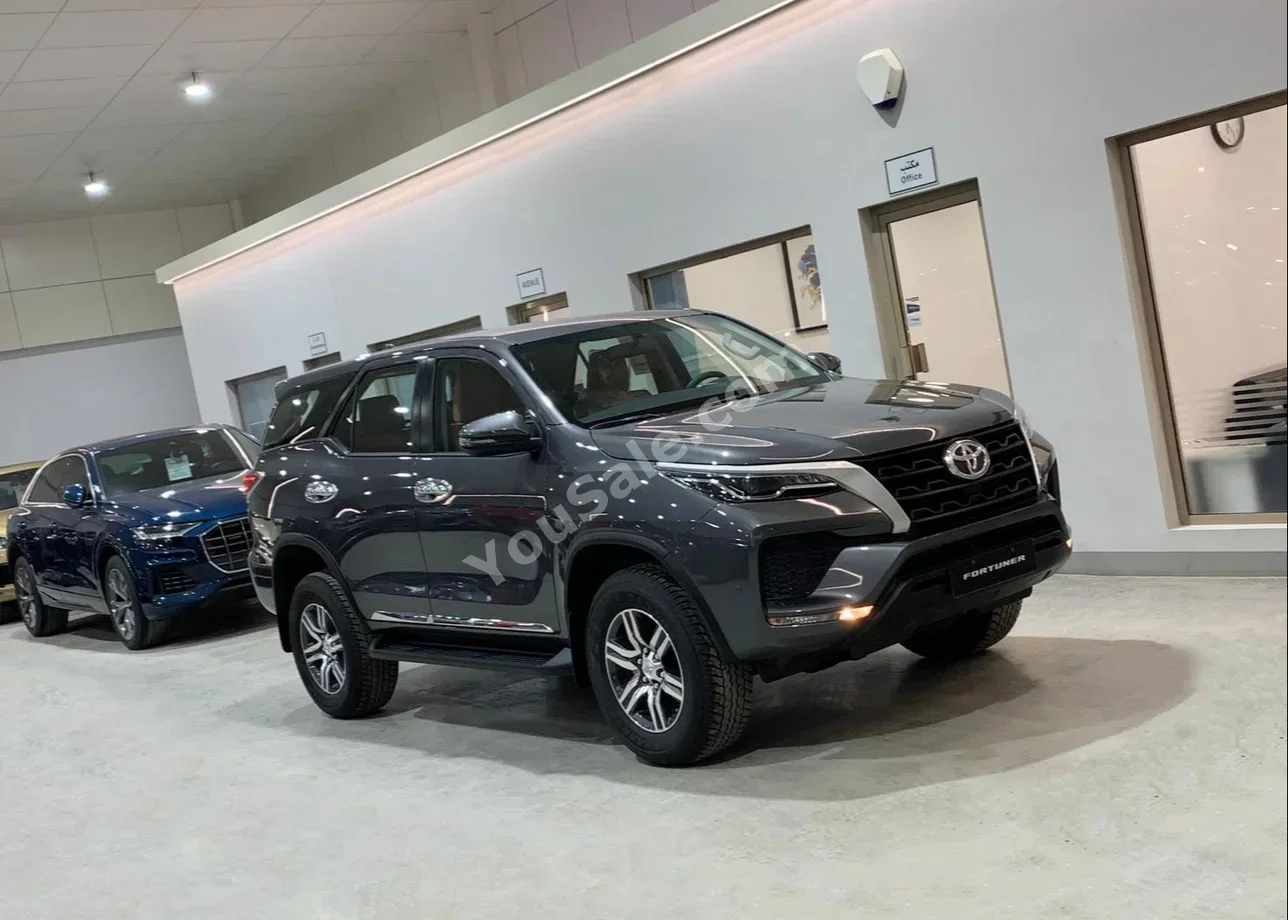 Toyota Fortuner 2025 Automatic 0 KM 4 Cylinder SUV Gray With Warranty