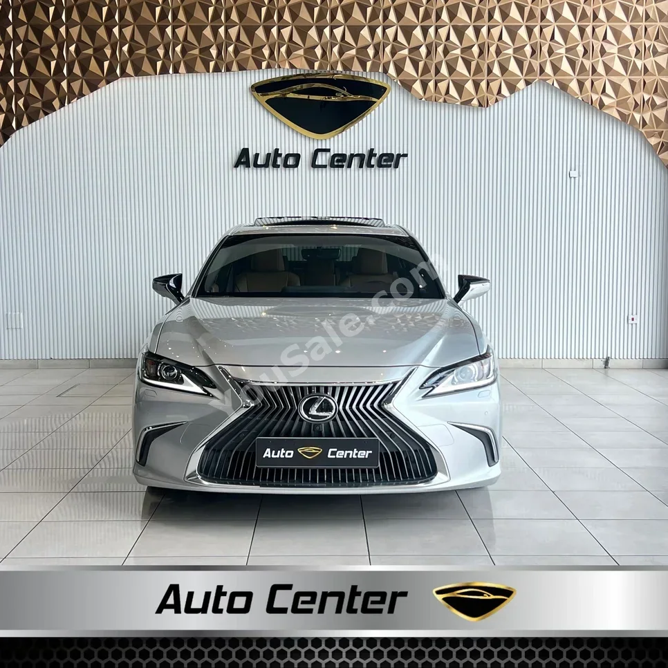 Lexus  ES  350  2019  Automatic  117,000 KM  6 Cylinder  Sedan  Silver