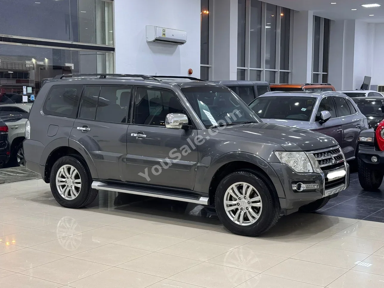 Mitsubishi  Pajero  3.8  2016  Automatic  60,200 KM  6 Cylinder  SUV  Gray