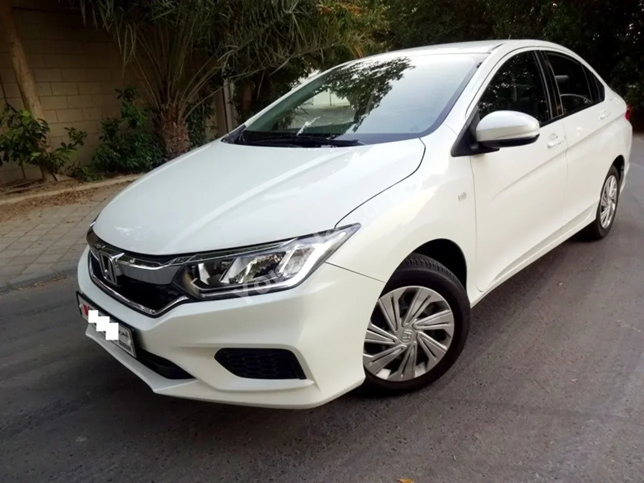 Honda  City  2019  Automatic  96,000 KM  4 Cylinder  Sedan  White