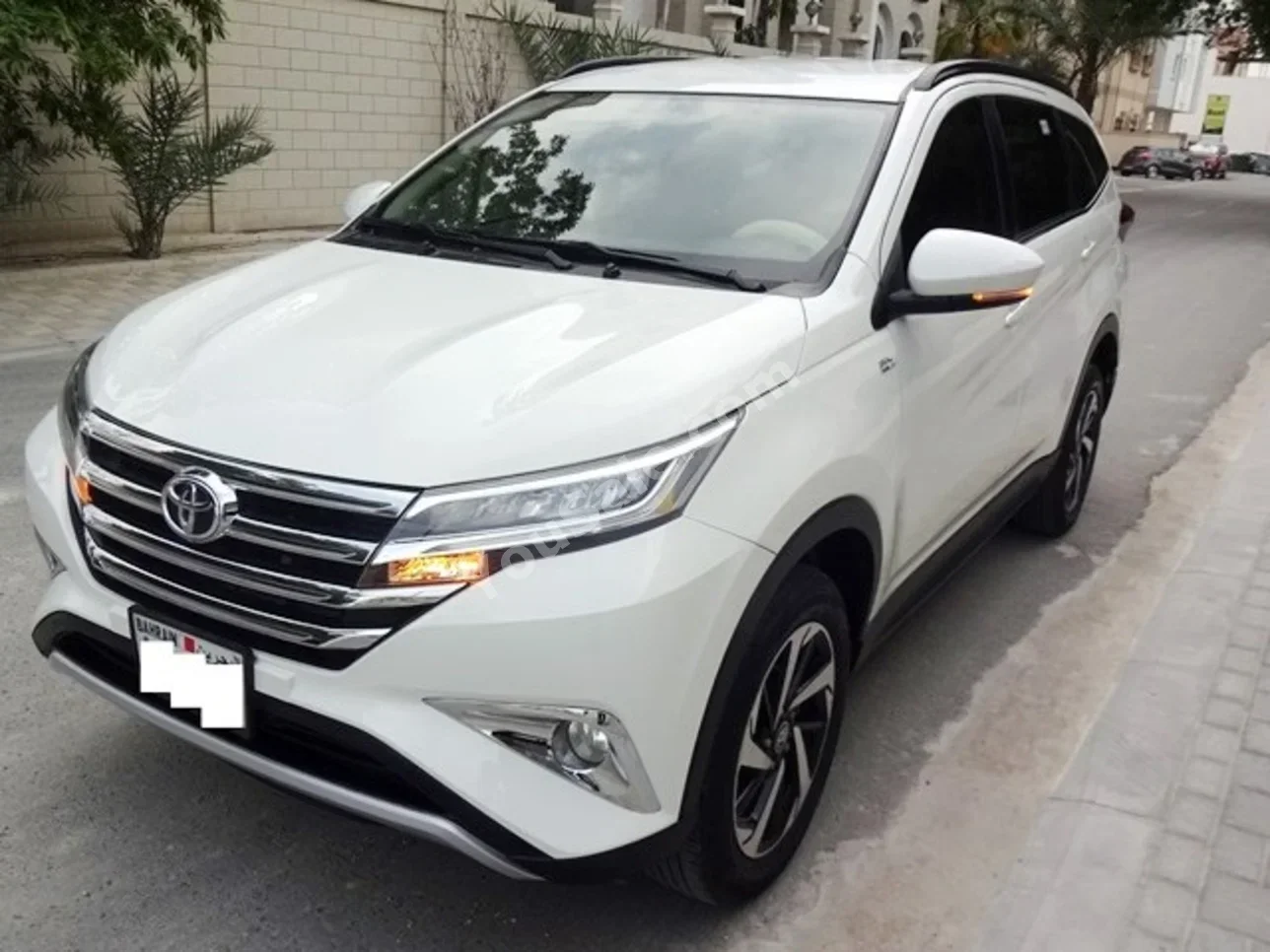 Toyota  Rush  2022  Automatic  88,000 KM  4 Cylinder  SUV  White