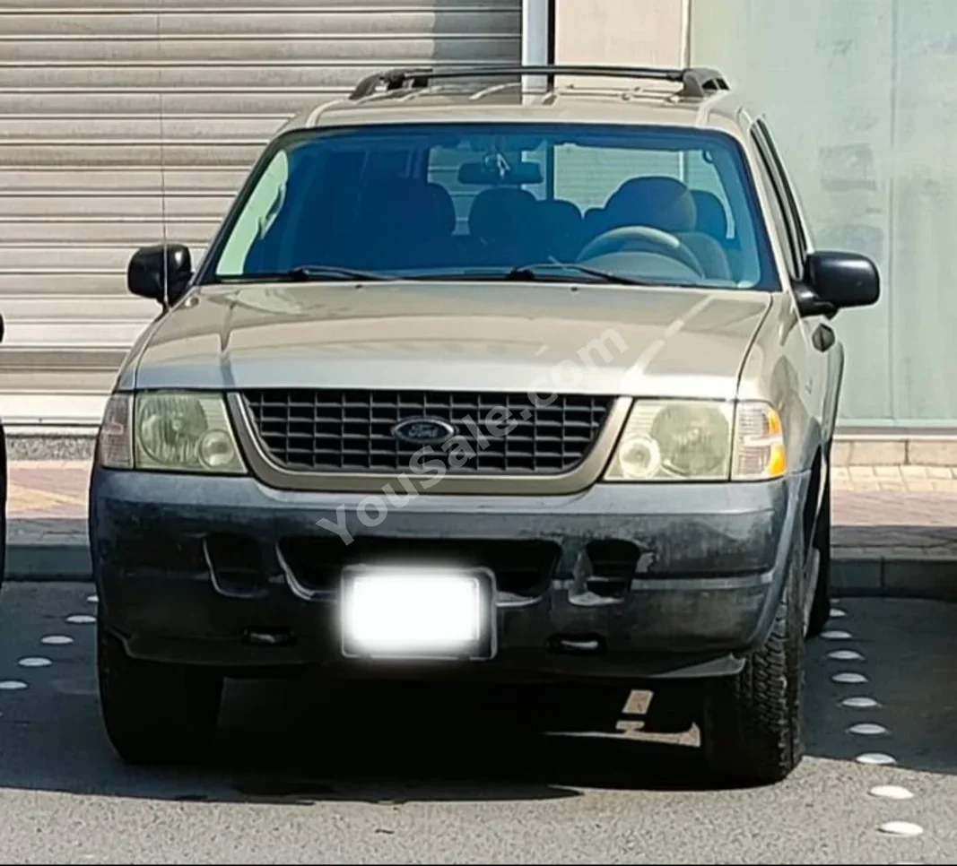 فورد  اكسبلورر  2003  اتوماتك  290,000 كم  6 سلندر  اس يو في  ذهبي