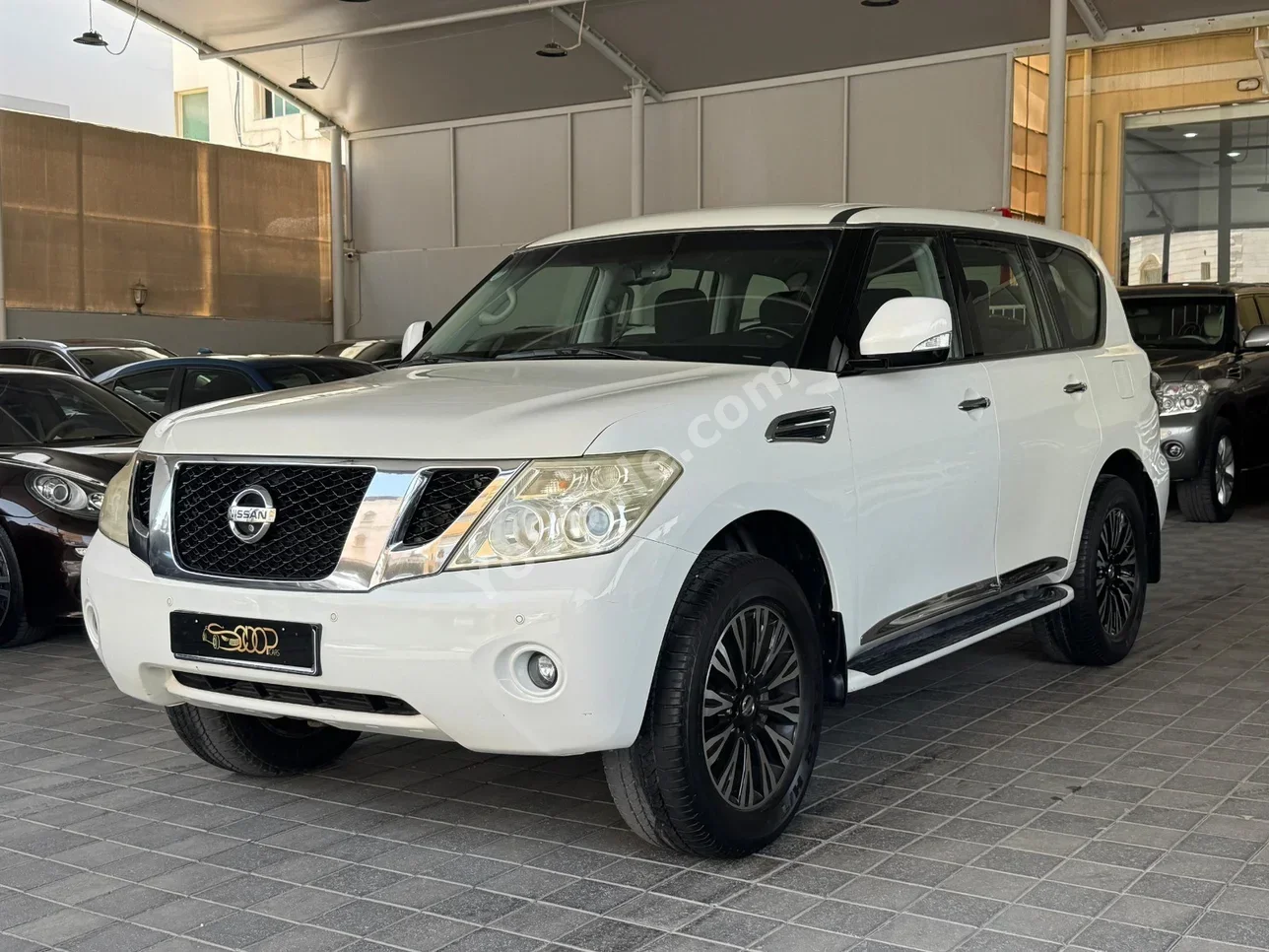 نيسان  باترول  اس اي  2012  اتوماتك  280,000 كم  8 سلندر  اس يو في  أبيض