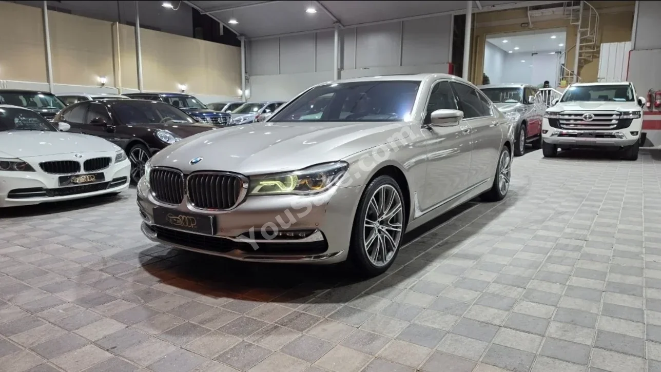 بي ام دبليو  الفئة - السابعة  730 Li  2017  اتوماتك  151,000 كم  6 سلندر  سيدان  ذهبي