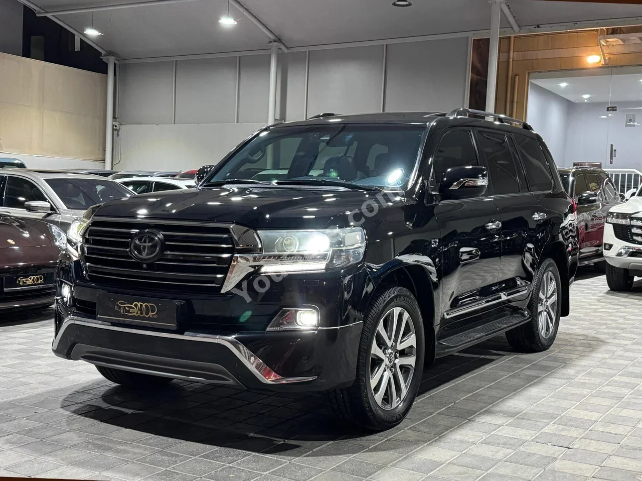 Toyota  Land Cruiser  VXS  2017  Automatic  280,000 KM  8 Cylinder  SUV  Black