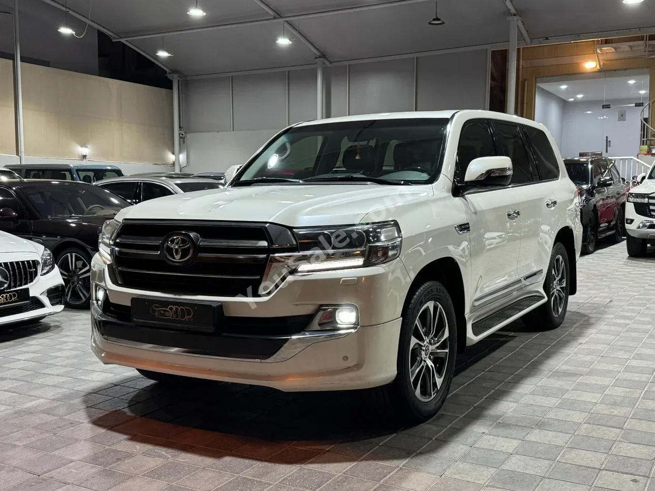 Toyota  Land Cruiser  GXR  2020  Automatic  171,000 KM  8 Cylinder  SUV  White