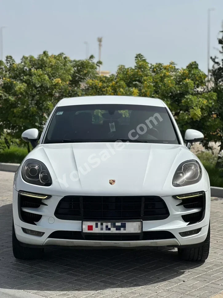 Porsche  Macan  S  2015  Automatic  139,000 KM  6 Cylinder  SUV  White
