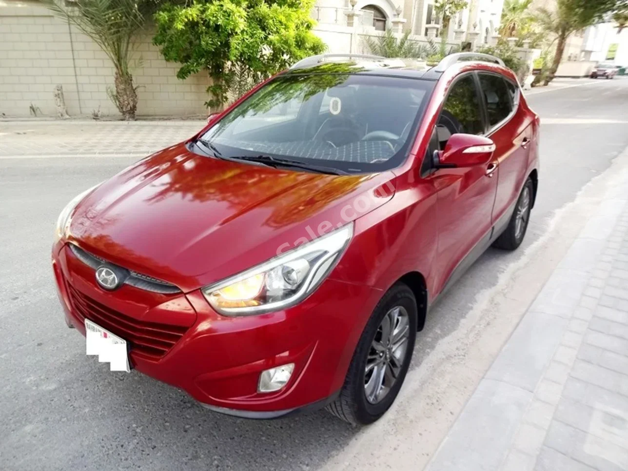 Hyundai  Tucson  2015  Automatic  107,000 KM  4 Cylinder  SUV  Red