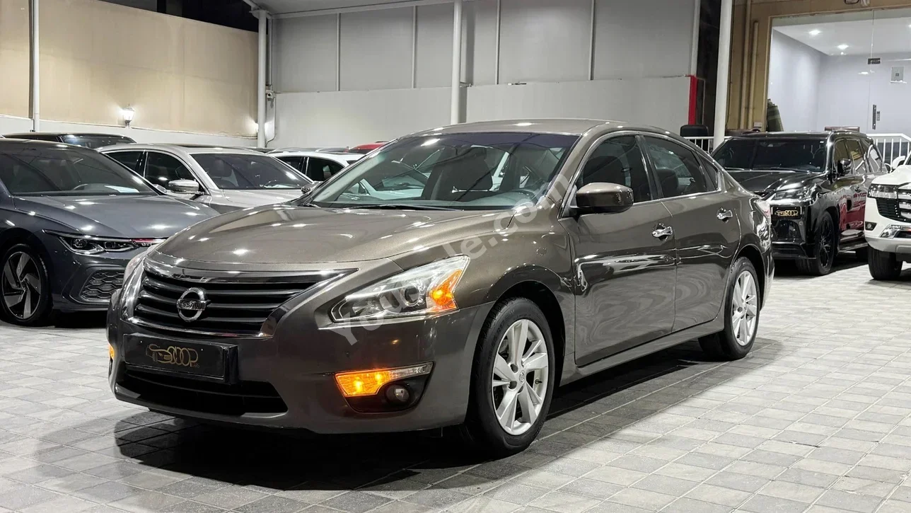 Nissan  Altima  2.5 S  2015  Automatic  130,000 KM  4 Cylinder  Sedan  Brown