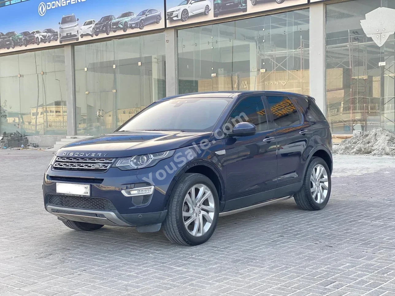 Land Rover  Discovery  2015  Automatic  106,300 KM  4 Cylinder  SUV  Blue