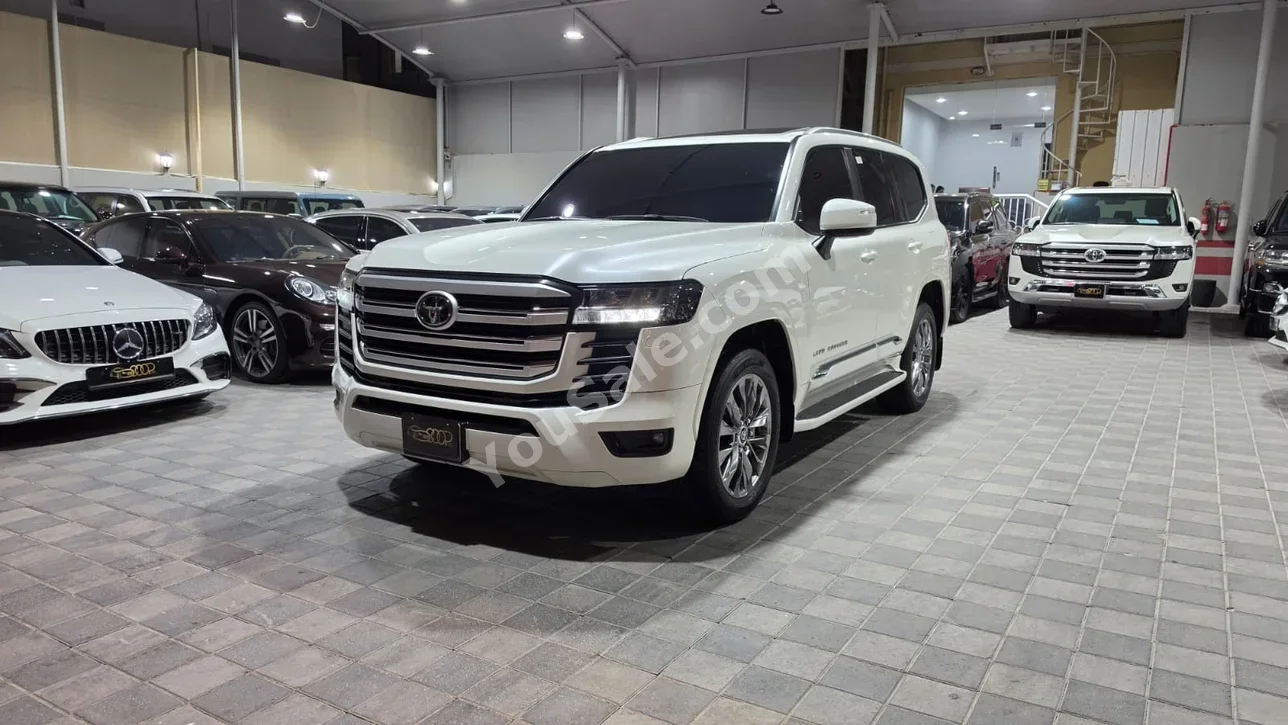 Toyota Land Cruiser GXR 2023 Automatic 90,000 KM 8 Cylinder SUV White With Warranty