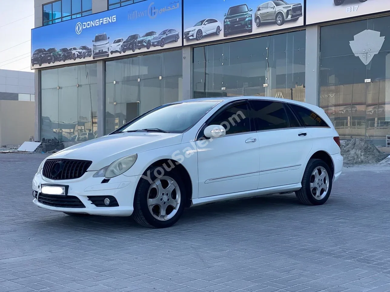 Mercedes-Benz  R-Class  350  2010  Automatic  359,400 KM  6 Cylinder  SUV  White