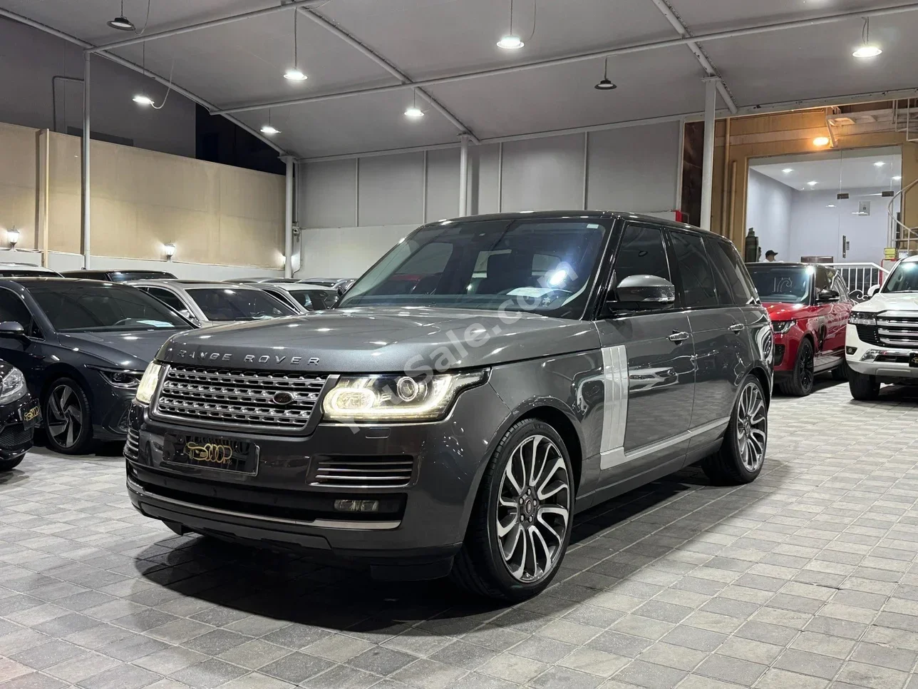 Land Rover  Range Rover  2016  Automatic  110,000 KM  8 Cylinder  SUV  Gray  With Warranty