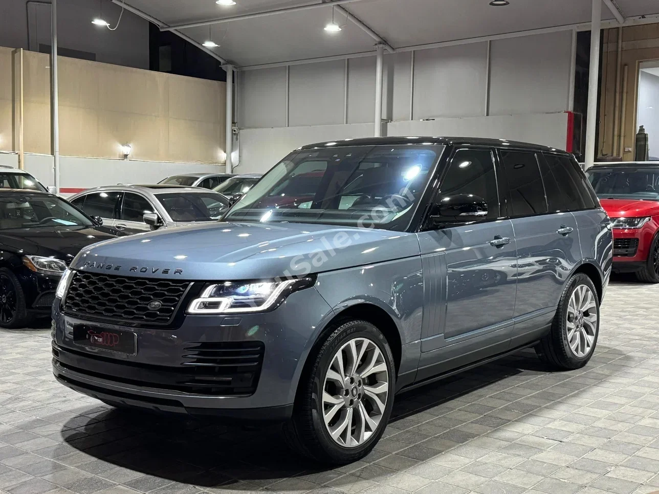 Land Rover  Range Rover  Vogue  2020  Automatic  77,000 KM  8 Cylinder  SUV  Blue