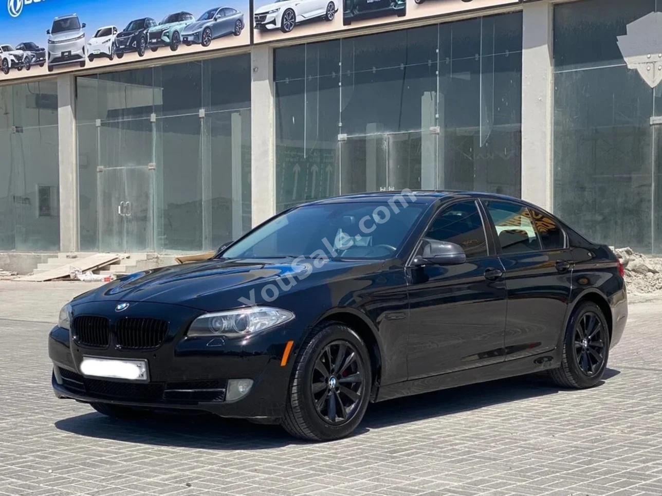 BMW 5-Series 528i 2015 Automatic 163,600 KM 4 Cylinder Sedan Black