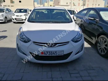 Hyundai  Elantra  2014  Sedan  Automatic  4  83,000  FWD  White  Gasoline