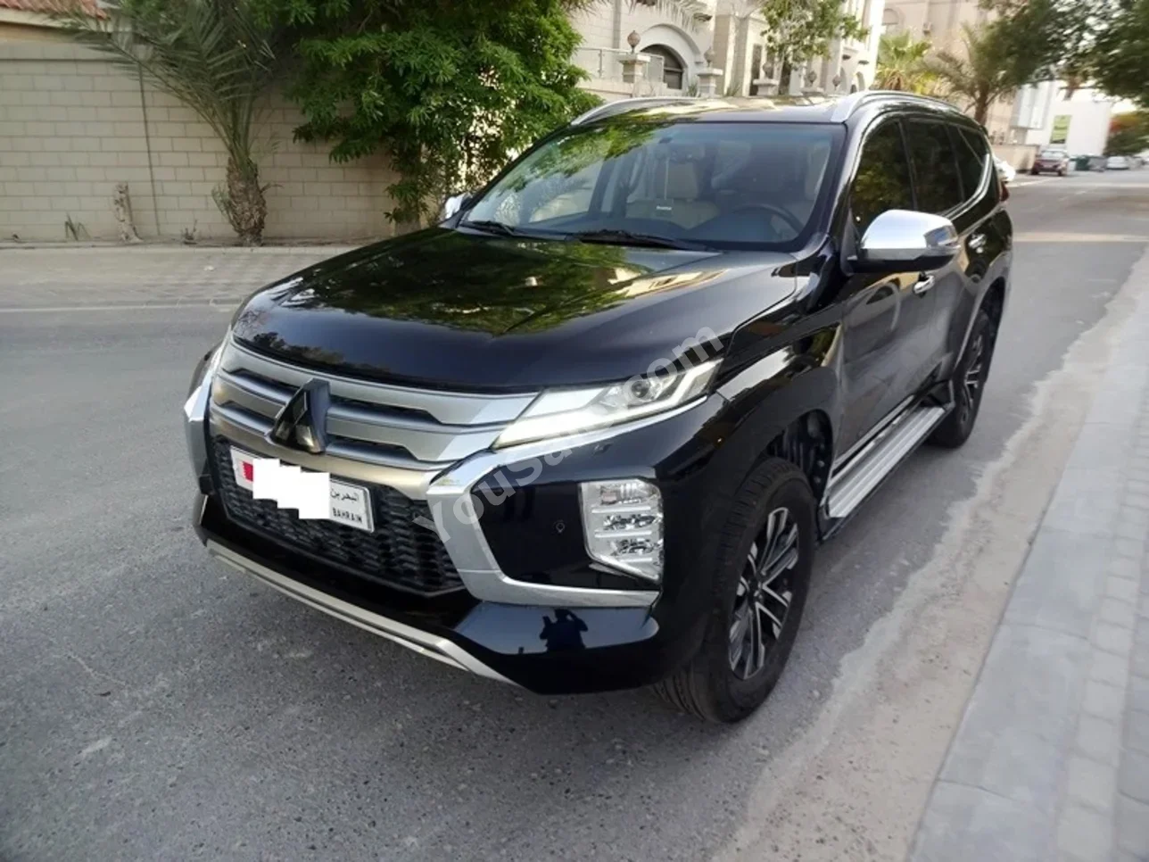 Mitsubishi Van 2022 Automatic 198,000 KM 6 Cylinder SUV Black