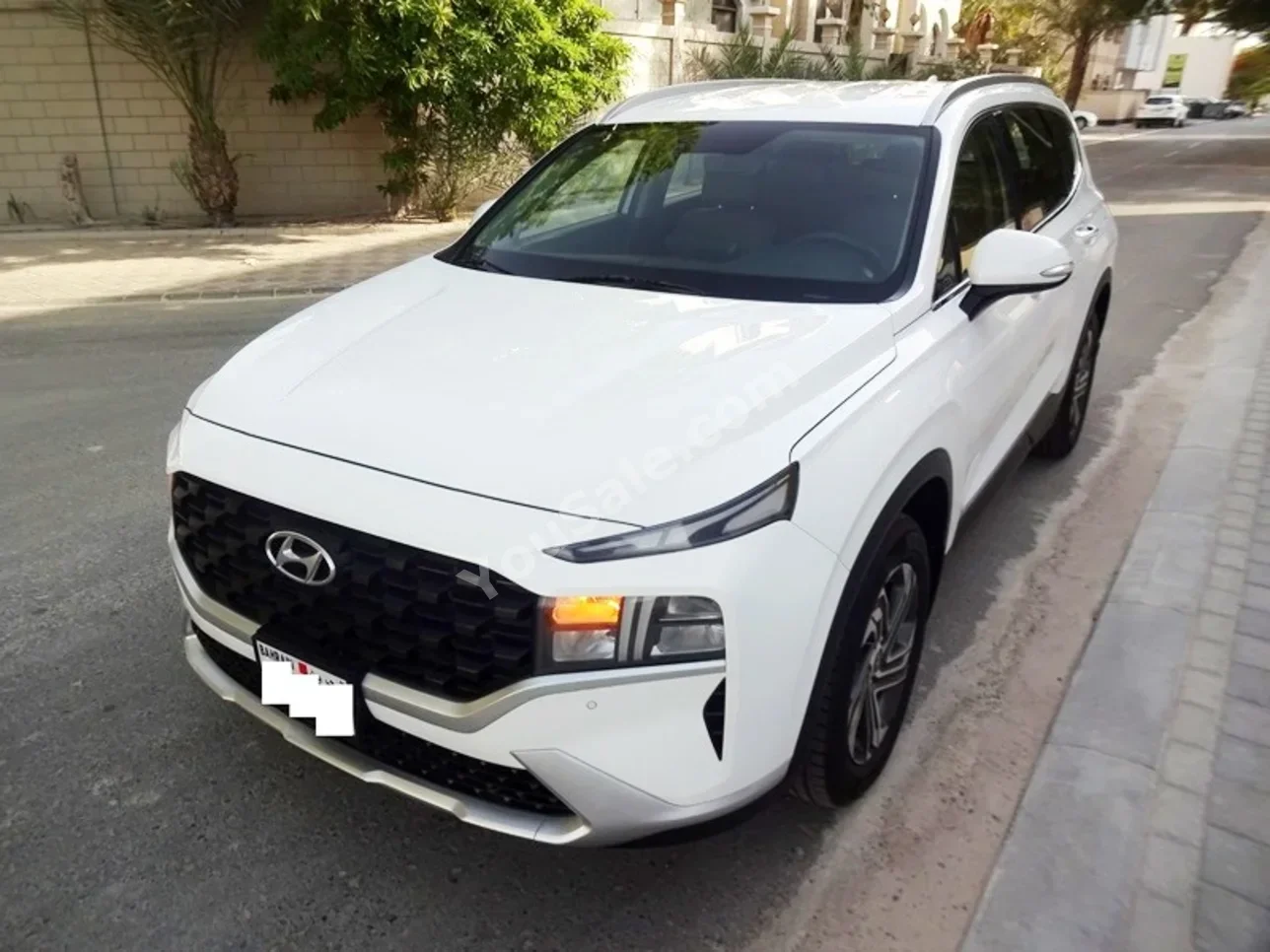 Hyundai  Santa Fe  2022  Automatic  96,000 KM  4 Cylinder  SUV  White  With Warranty