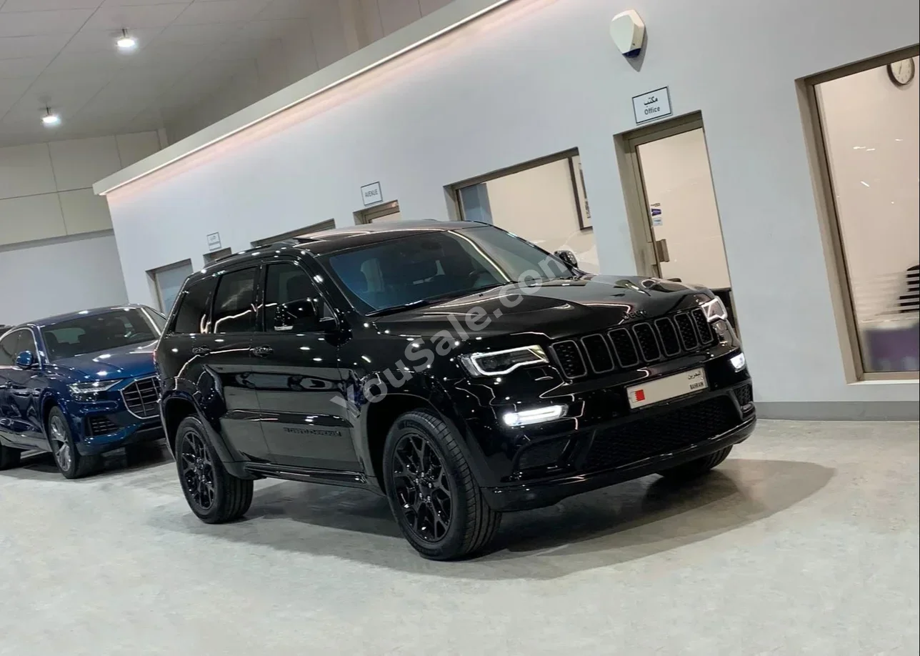 Jeep Grand Cherokee Limited 2022 Automatic 95,000 KM 6 Cylinder SUV Black
