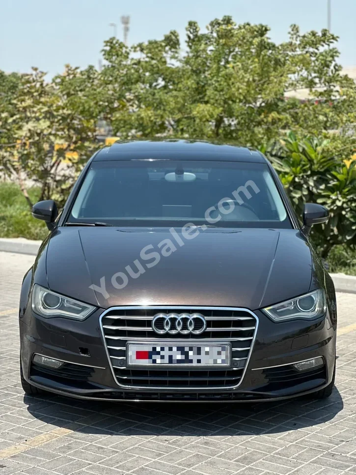 اودي  أي 3  2015  اتوماتك  115,000 كم  4 سلندر  سيدان  بني