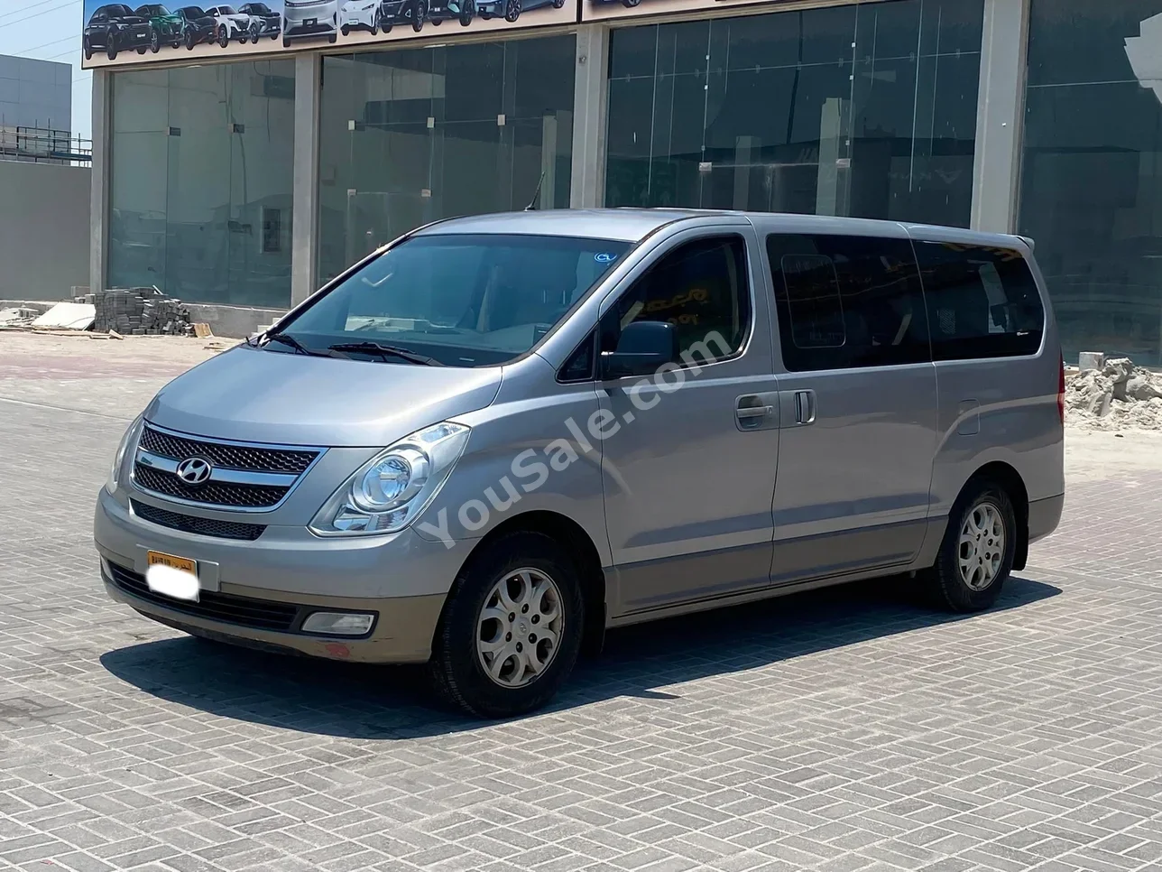 هيونداي  أتش1  2013  اتوماتك  59,500 كم  4 سلندر  فان \ باص  رمادي