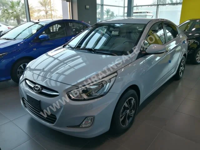 Hyundai  Accent  2017  Sedan  Automatic  4  0  FWD  White  Gasoline