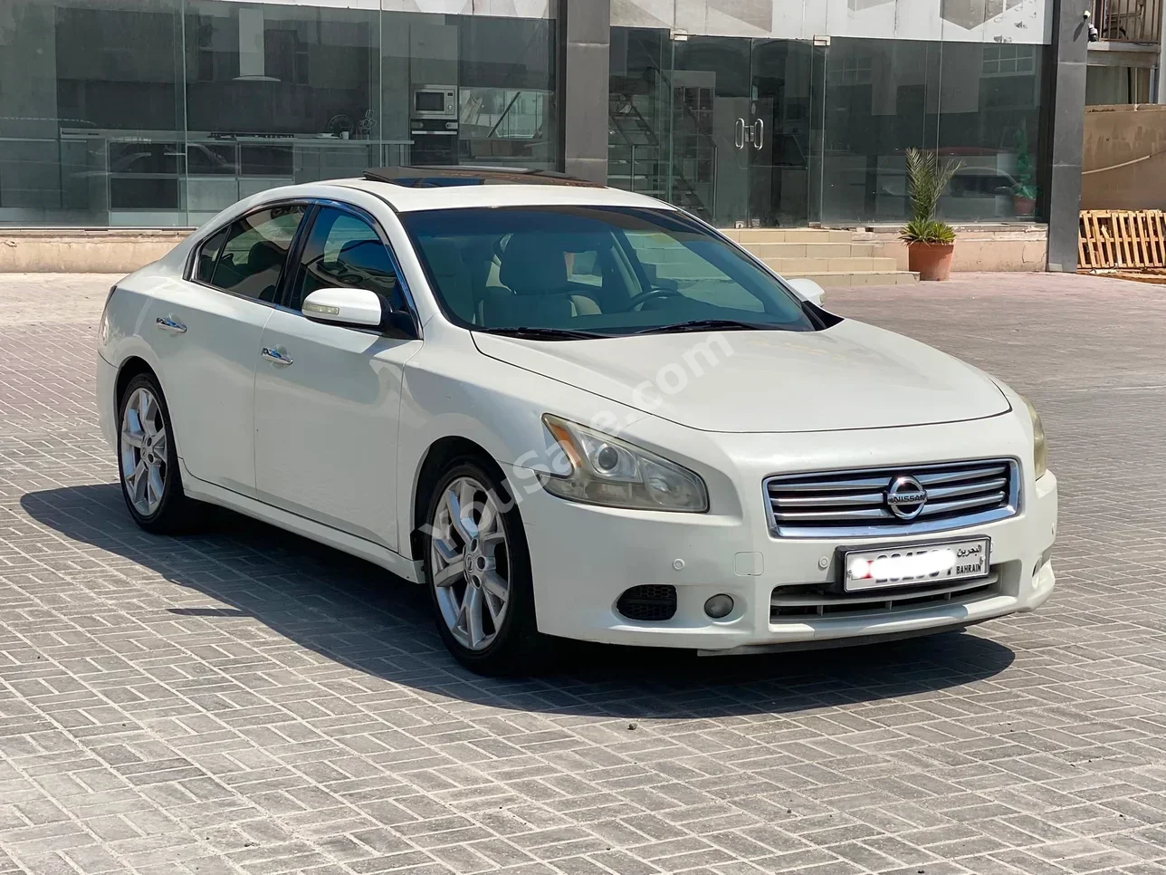 Nissan  Maxima  2014  Automatic  147,400 KM  6 Cylinder  Sedan  White