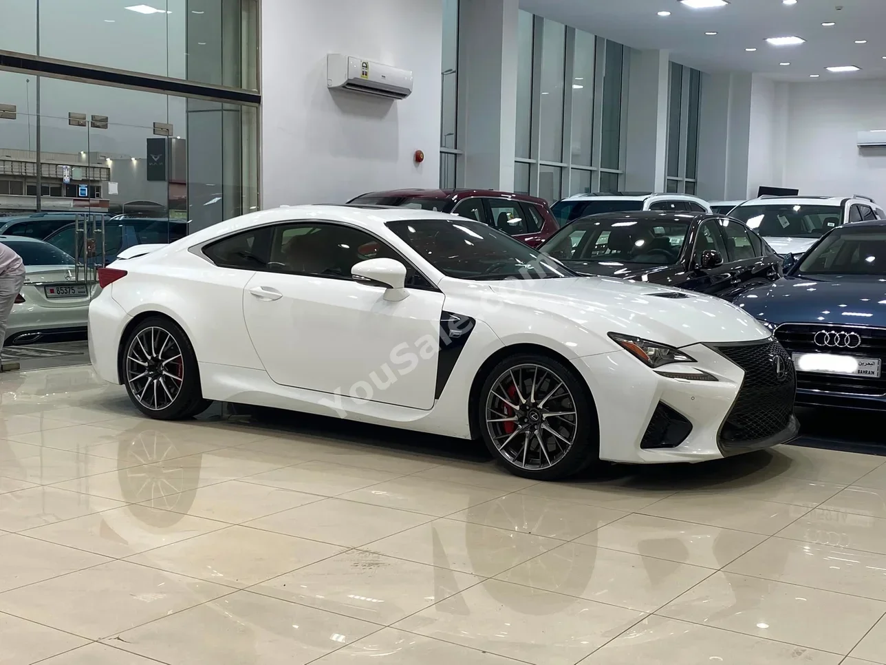 لكزس  ار سي  اف  2015  اتوماتك  183,950 كم  8 سلندر  سيدان  أبيض