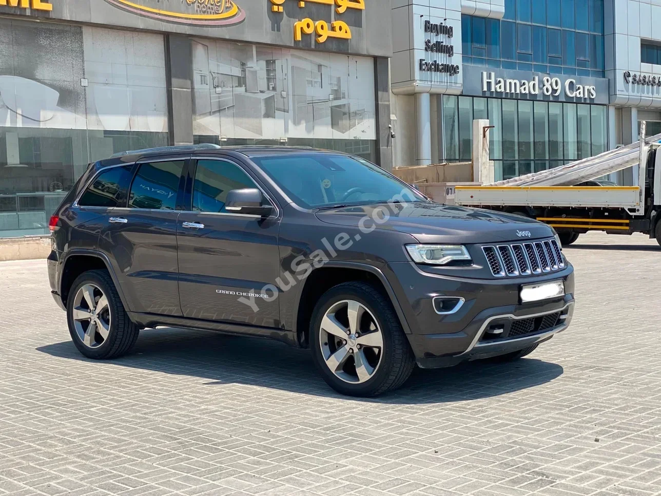 جييب  جراند شيروكي  2015  اتوماتك  120,500 كم  8 سلندر  اس يو في  رمادي