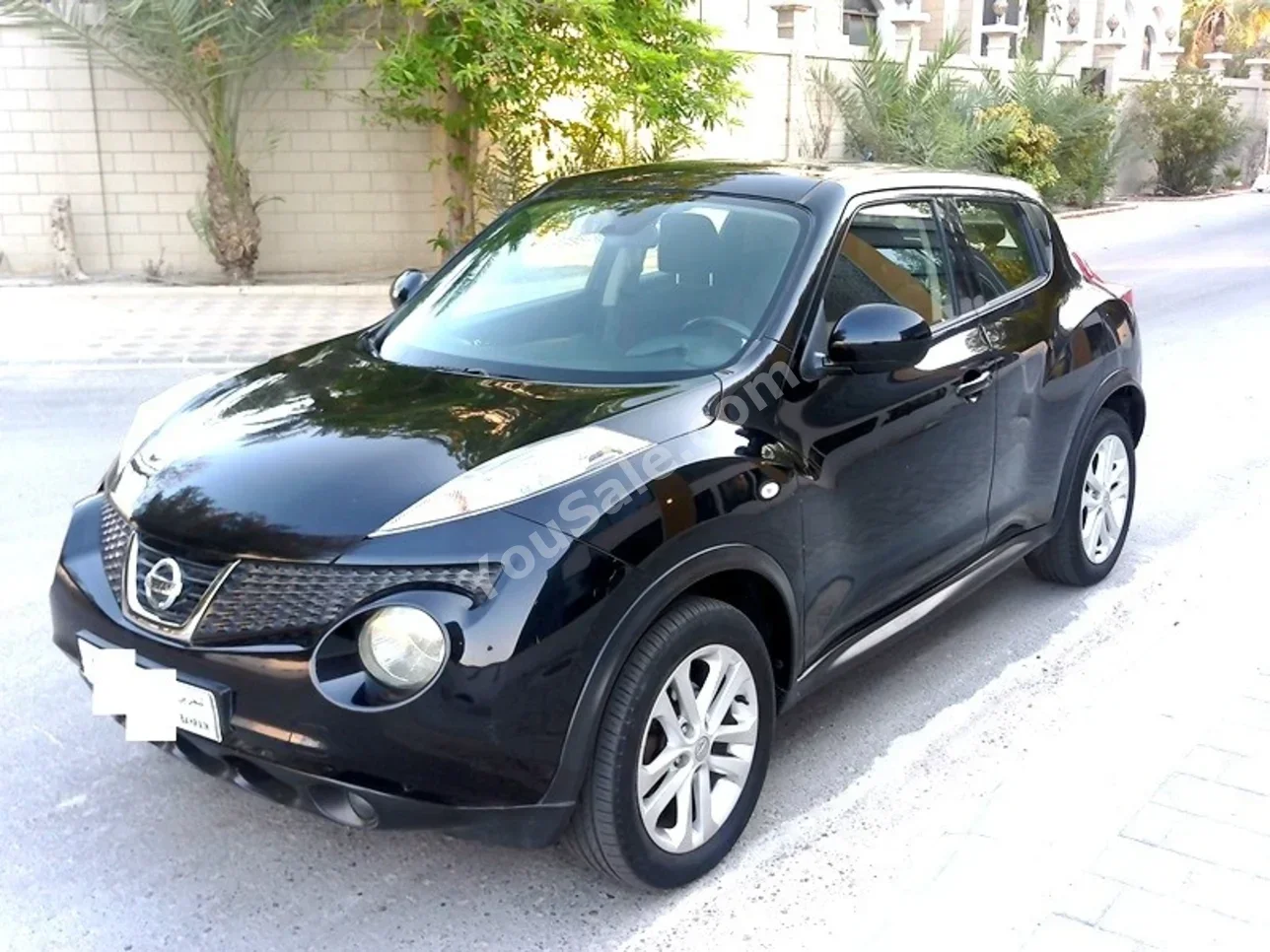 Nissan  Juke  2014  Automatic  130,000 KM  4 Cylinder  Hatchback  Blue
