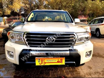 تويوتا  لاند كروزر  جي اكس ار  2013  اس يو في  اتوماتك  8  97,000  دفع رباعي  أبيض  بنزين